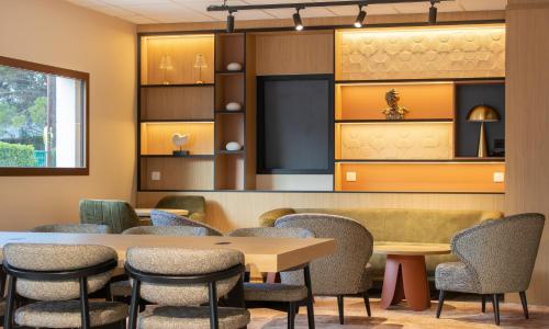Brit Hotel Avignon Sud Le Calendal - photo 3
